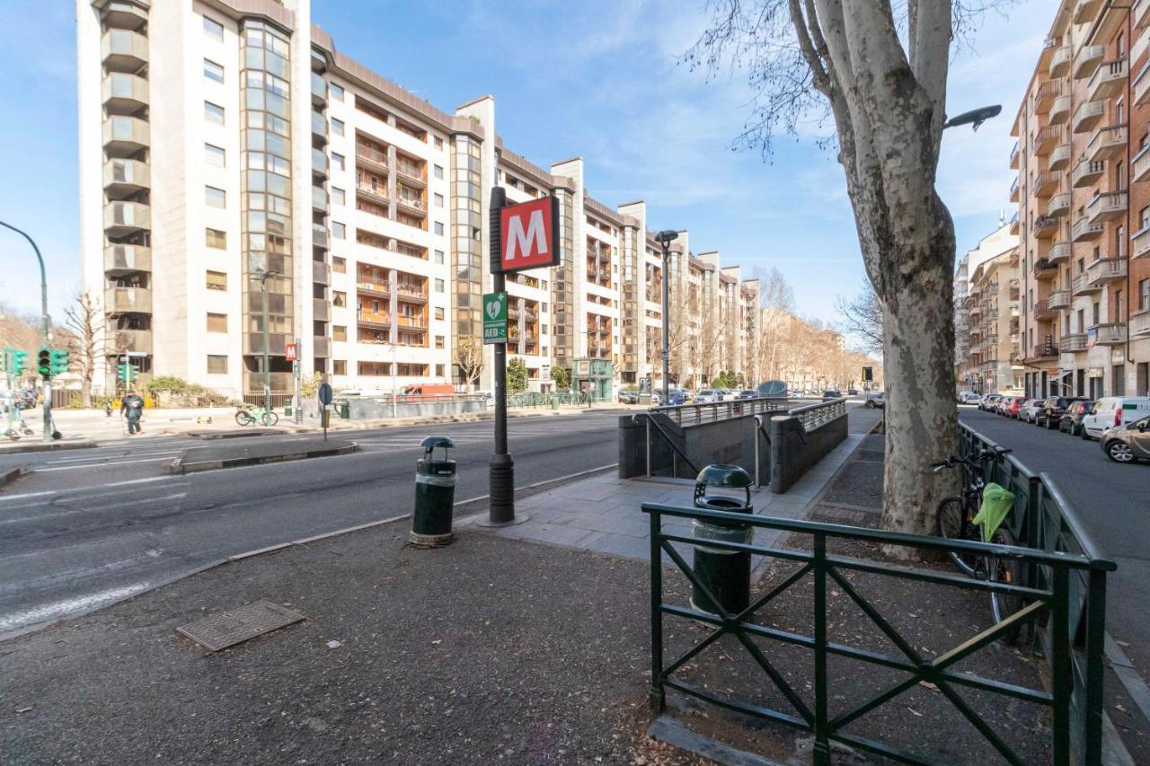 Turin, Un Minuto Dalla Metro Exterior foto